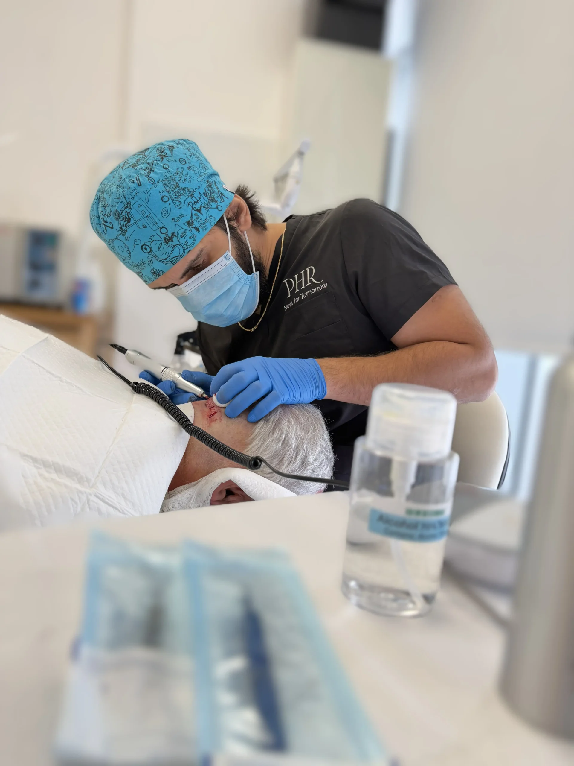 ד״ר אדוארד דניאלי, מייסד ומנהל רפואי של PHR Clinic